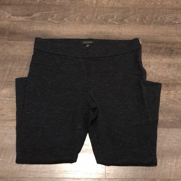 Ann Taylor Pants - Ann Taylor Heather navy blue cropped Jeggings